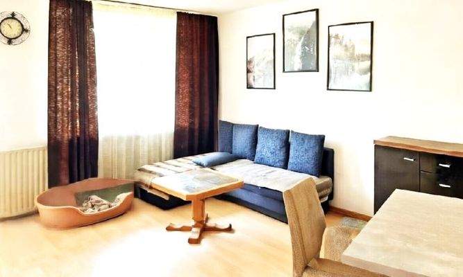 Teilans. Wohnzimmer.in 2 Zimmer.Whg