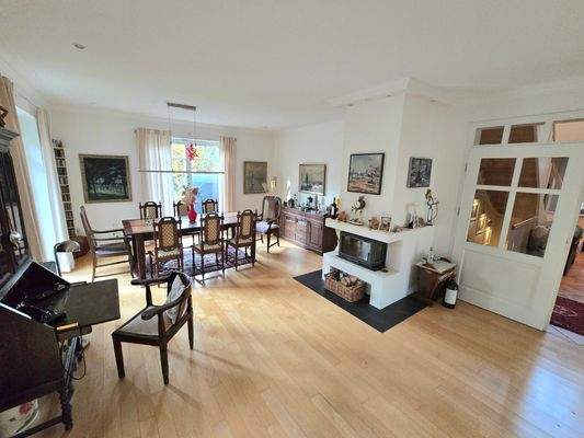 Essbereich mit Kamin