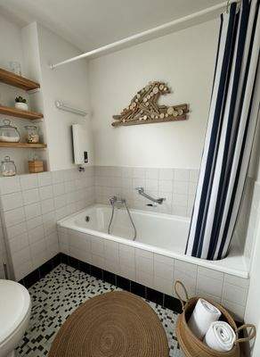 Badezimmer - (KI generiert)