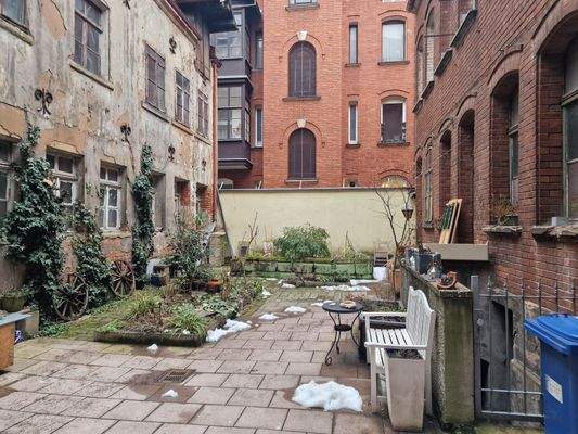 Innenhof noch im Winterschlaf