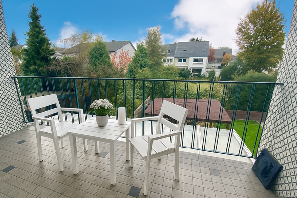 38/ Obergeschoss: Toller Fernblick von der Loggia.