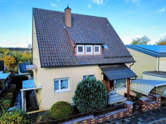 5263 - Ansicht mit Balkon und Dachgaube (DG)