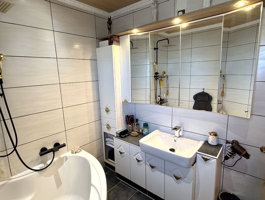 Badezimmer EG