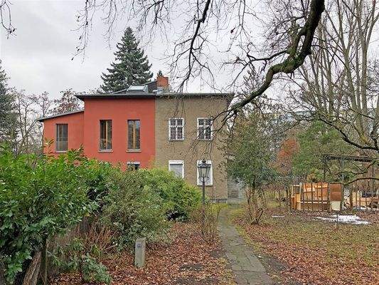 Hausansicht von Schloßallee