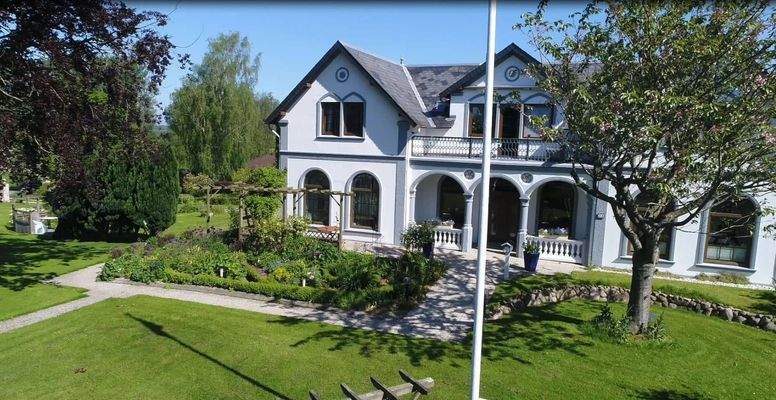 Villa Südansicht.jpg