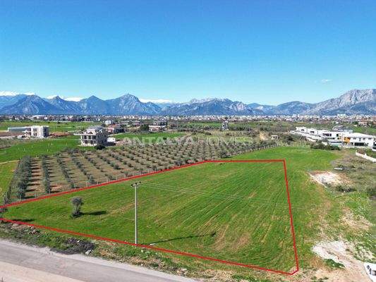 Commercially Zoned Land Near Main Road in Antalya Dosemealti