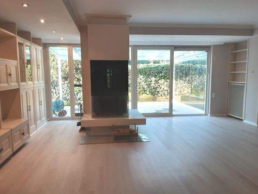 Wohnbereich mit Kamin