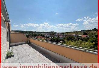 großer Balkon...