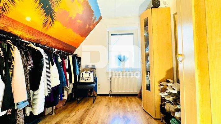 OG / DG Kind 2 / aktuell Ankleide