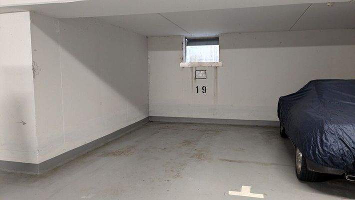 Tiefgaragenstellplatz