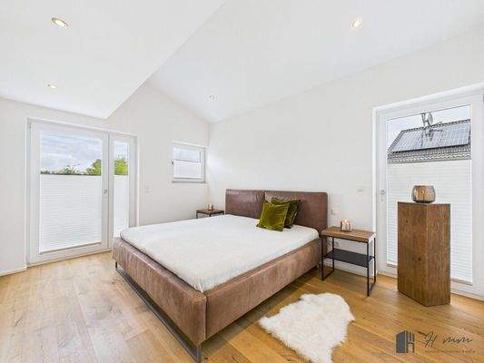 Schlafzimmer (Privater Rückzugsort mit Ankleide, Sauna und Spa-Bad)