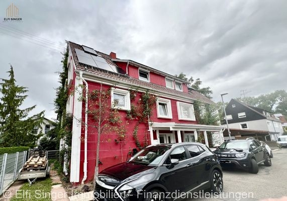 Hausansicht vorne und seitlich