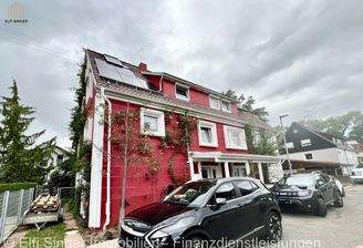 Hausansicht vorne und seitlich