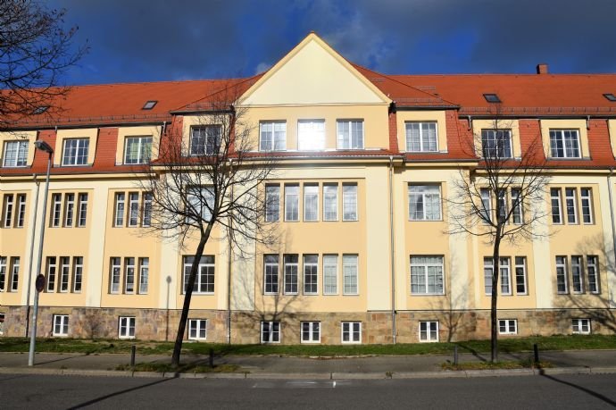 Wohnen und arbeiten in der Maximilianresidenz....gemütliche Singlewohnung.......