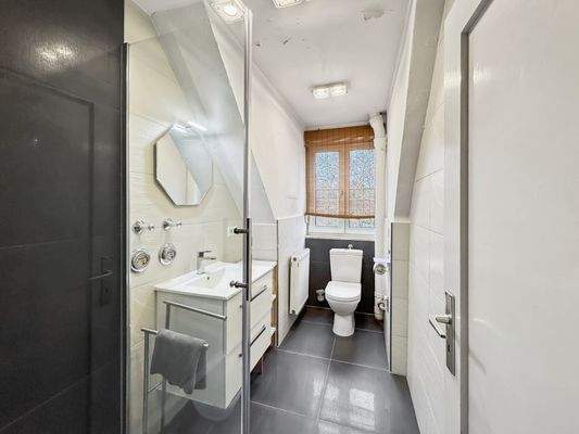 Duschbad im Dachgeschoss