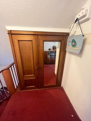 Einbauschrank DG Flur.jpg