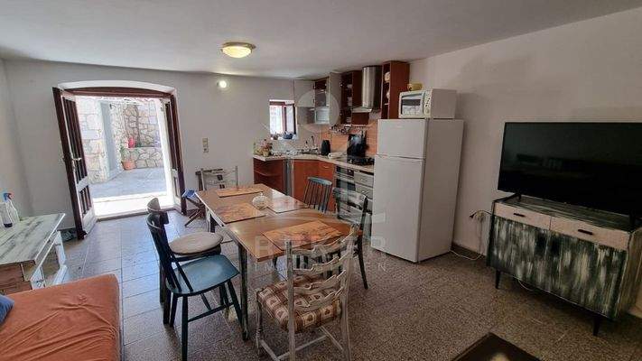 Komplett ausgestattete Wohnung