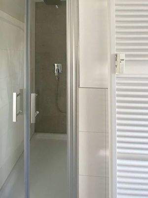 Dusche & Handtuchtrockner