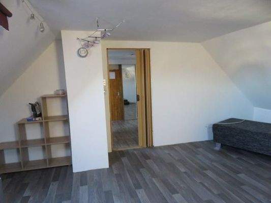 DG: weiteres Schlafzimmer