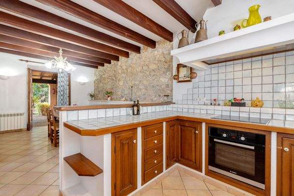 Voll ausgestattete Küche