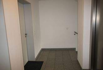 Flur und Eingangsbereich mt Garderobenmöbeln