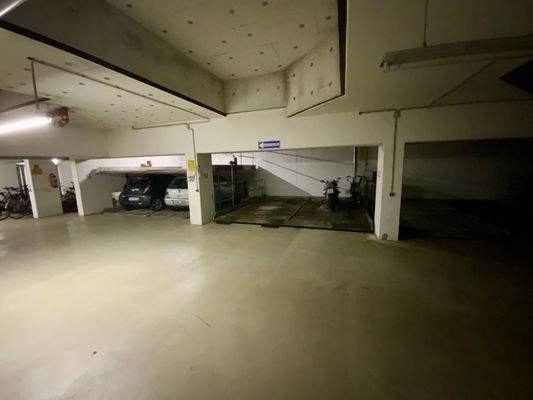 Tiefgarage mit Doppelparkern III