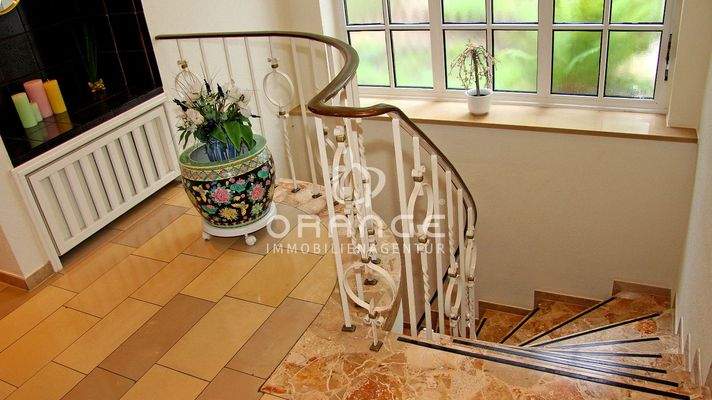 Diele mit Treppenaufgang