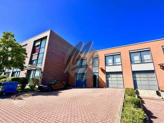 INFOS UNTER: 06171-586000