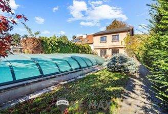 01 EFH 2103- Poolanlage