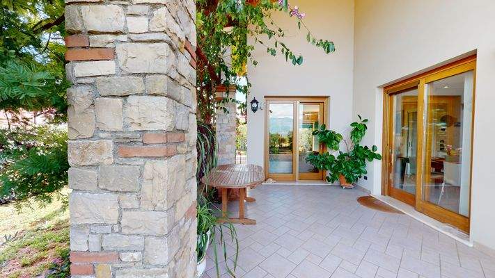 MT-002-195-Villa-singola-vista-lago-Polpenazze-del