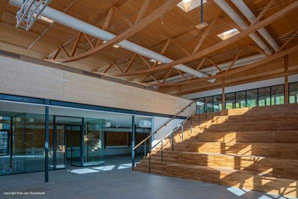 Innenansicht mit Treppe