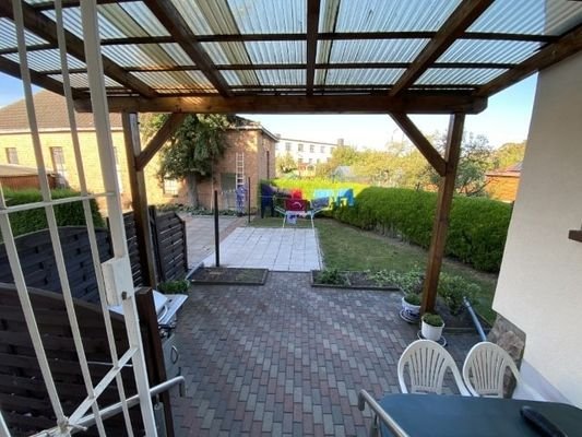 überdachte Terrasse