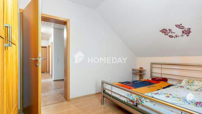 1. OG Kinderzimmer 1 2