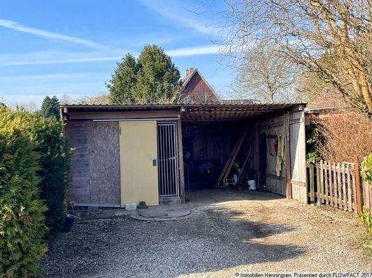 Carport mit Schuppen