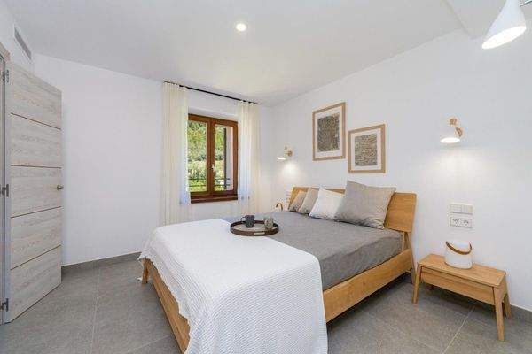 Neubau-Reihenhaus mit Bergblick zum Verkauf in Fornalutx, Mallorca