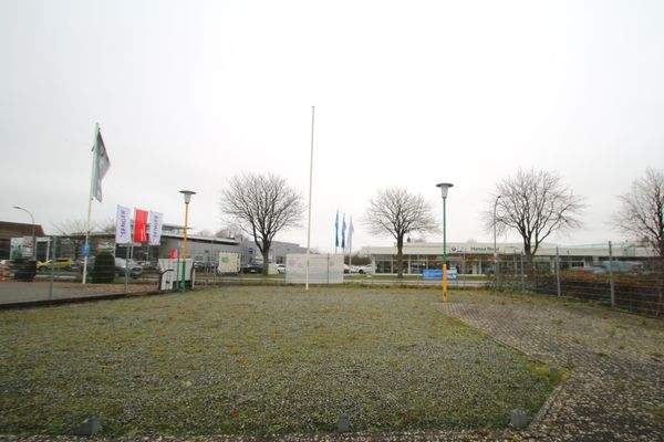 Blick über das Gewerbegrundstück in Richtung Lübecker Landstraße