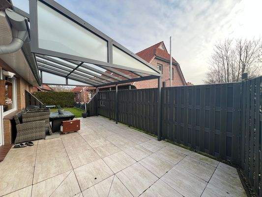 Terrasse mit Überdachung.jpeg