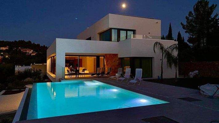 villa by night.jpeg