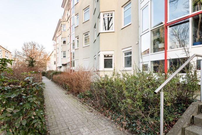 + + Kapitalanleger aufgepasst!! Vermiete, barrierefreie und helle Wohnung im grünen Potsdam-Waldstadt + +