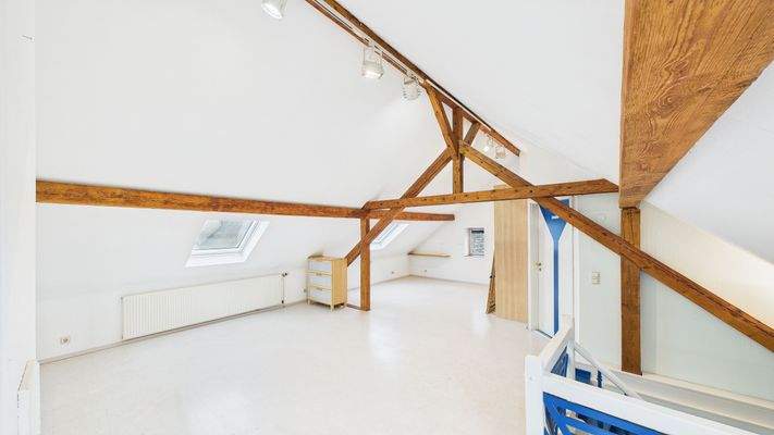 CAM03143G0-PR0191-STILL005