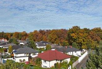 Harmonisch eingebettet in eine grüne, familienfreundliche Nachbarschaft