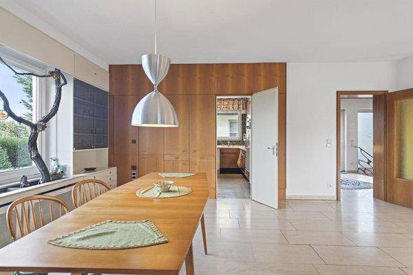 Blick Eßzimmer auf Küche