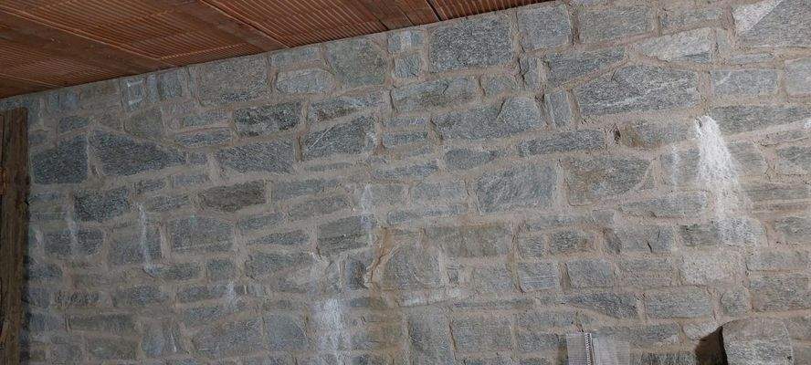 Natursteinkeller mit Ziegeldecke