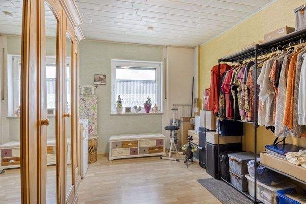 Kinderzimmer/Büro 1