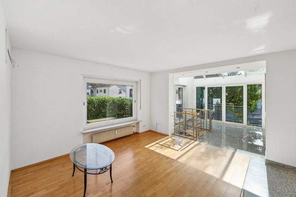 Blick in den Wintergarten im Erdgeschoss