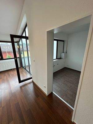 Sicht vom Wohnzimmer zur Küche