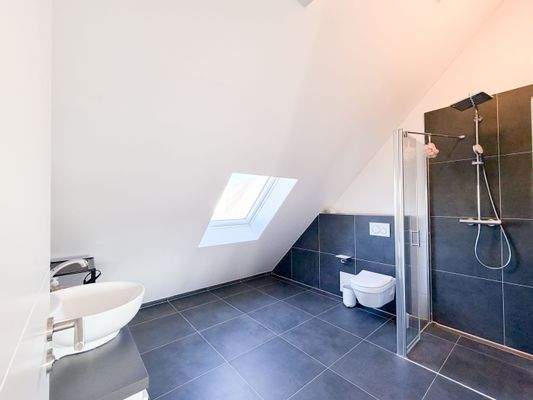 Maisonettewohnung Badezimmer 2