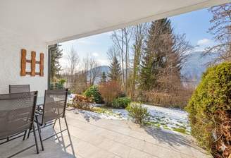 Loggia mit Blick in den Gemeinschaftsgarten