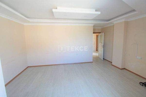 Spacious Duplex Flat with Large Terrace in Istanbul Arnavutköy