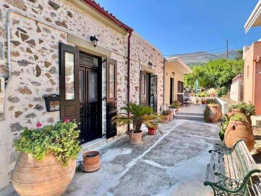 Kreta, Latsida: Charmantes Dorfhaus mit Garten zu verkaufen